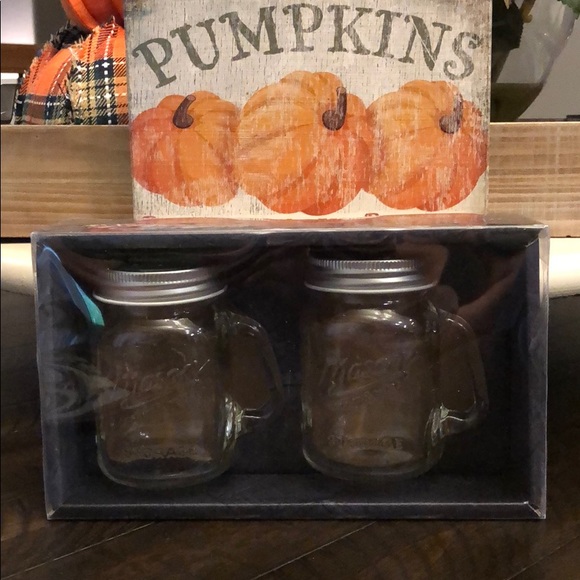 Mason Farmhouse 2Pc Salt & Pepper Shakers - Picture 8 of 14